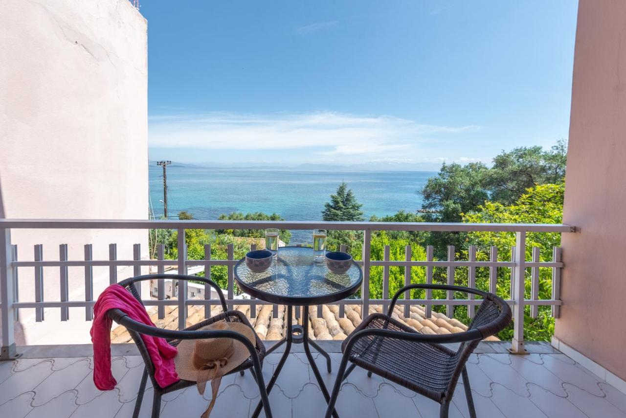 Eden Sea View Studios Mesongi Bagian luar foto