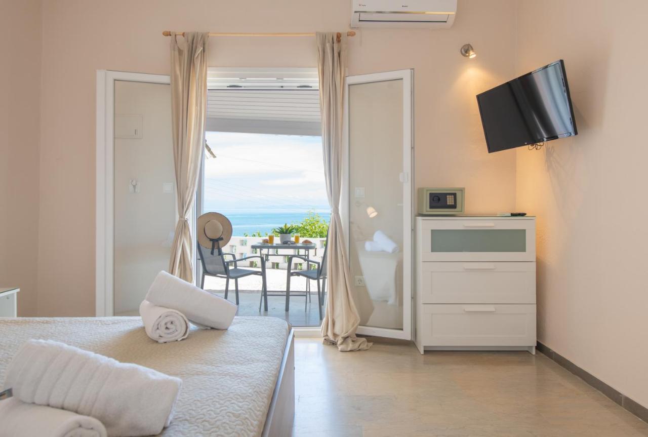 Eden Sea View Studios Mesongi Bagian luar foto
