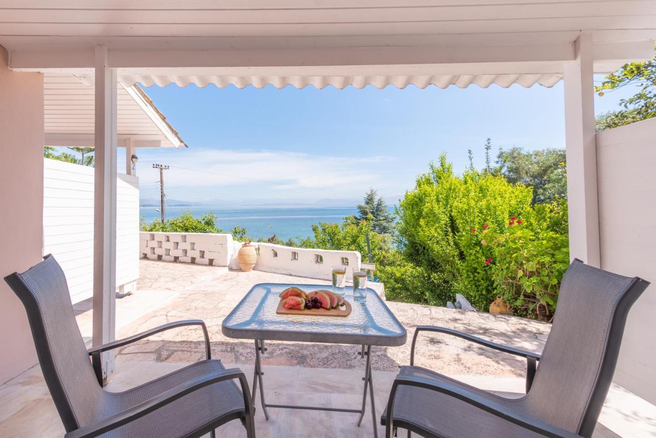 Eden Sea View Studios Mesongi Bagian luar foto