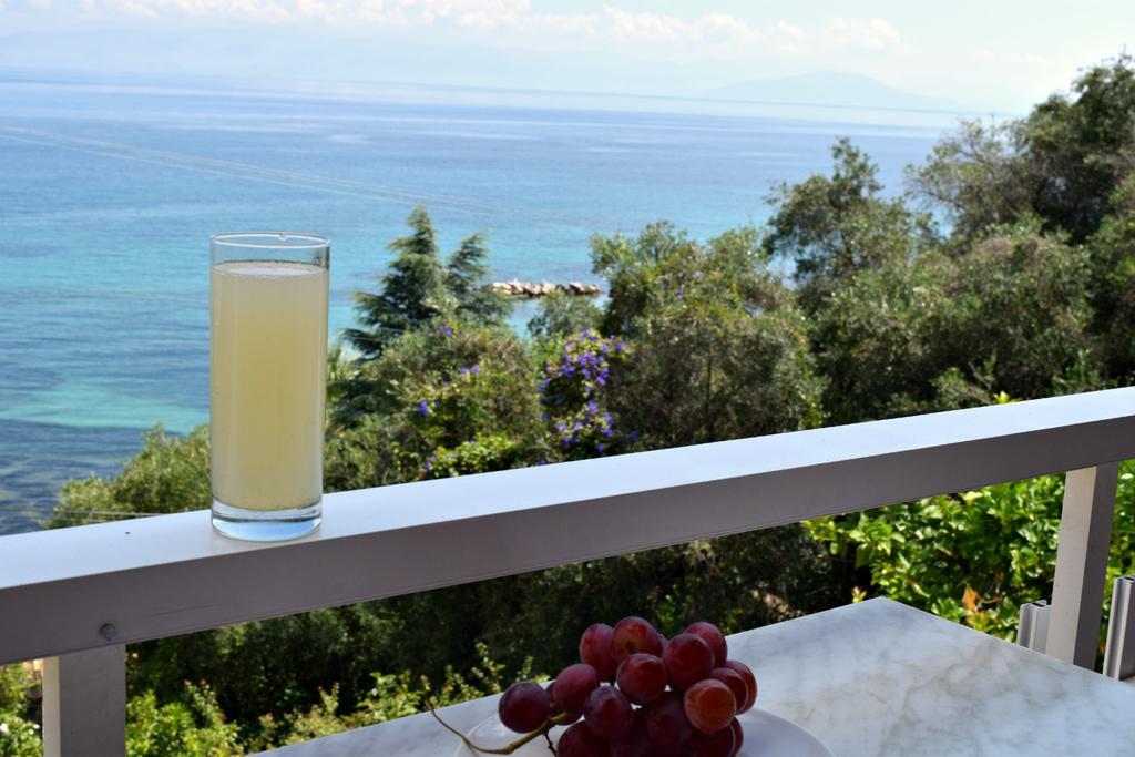 Eden Sea View Studios Mesongi Bagian luar foto
